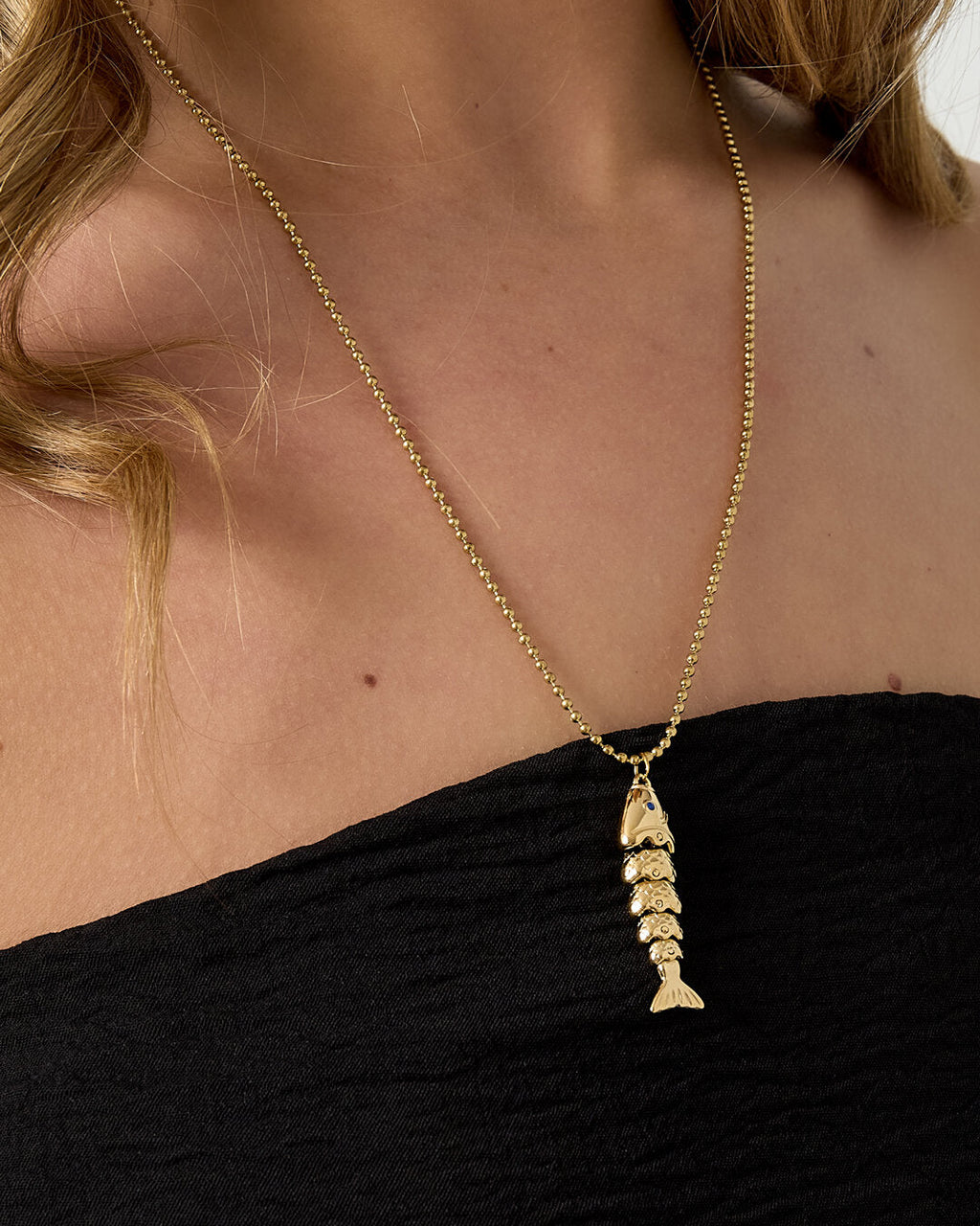 Elegant Fish Pendant Necklace, Simple Yet Stylish