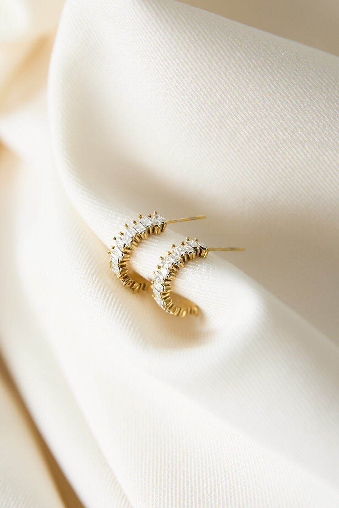 Elegant Rhinestone Hoop Earrings for All Occasions